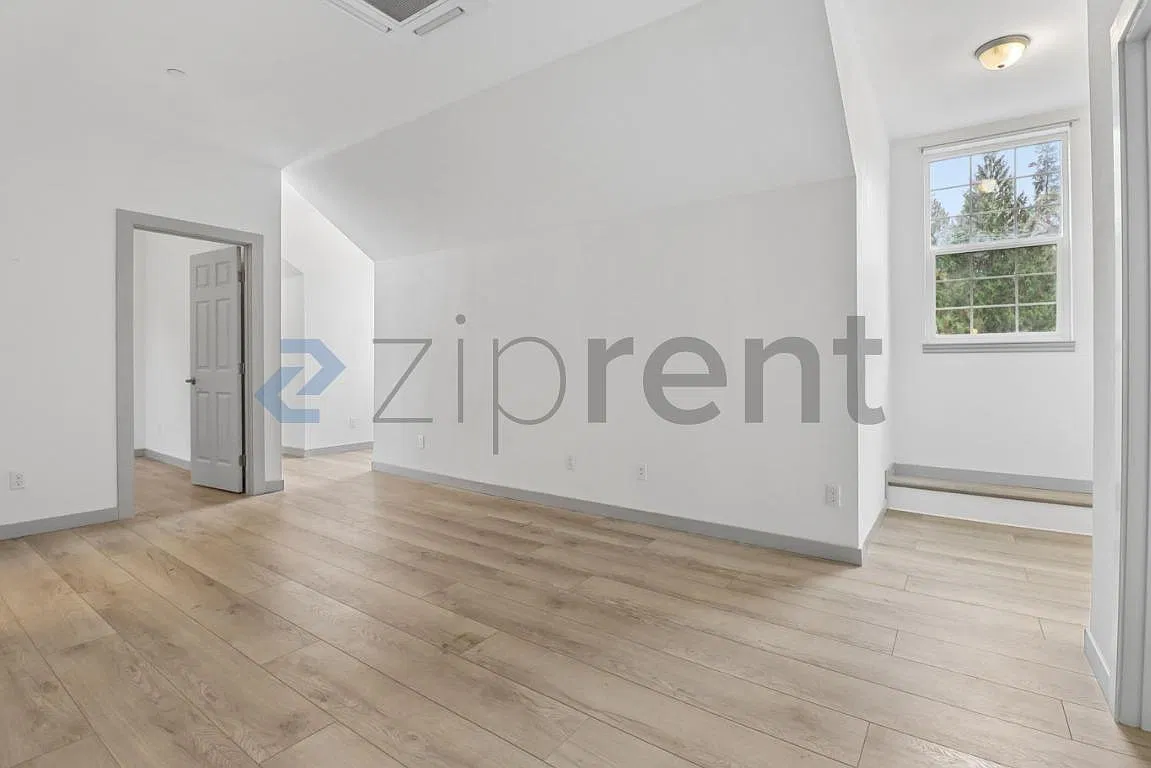 2 bed, 1.5 bath, 1100 sqft, $2,725 — Photo 3