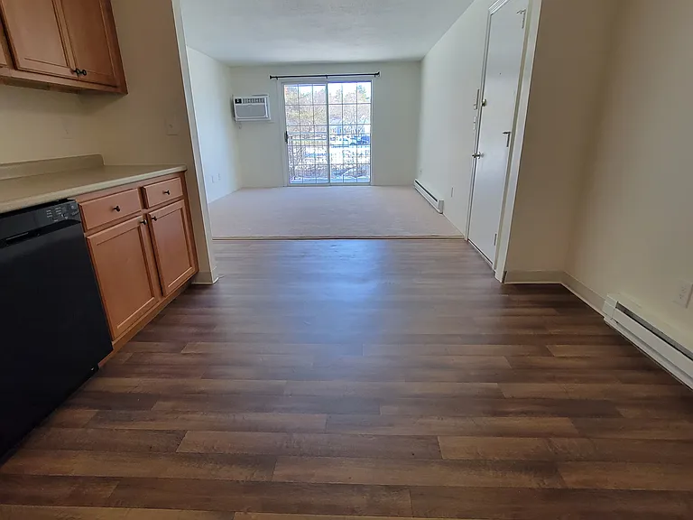 Remodeled 2-bed apartment