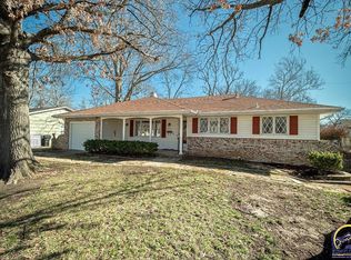 3112 SW Mulvane St, Topeka, KS 66611