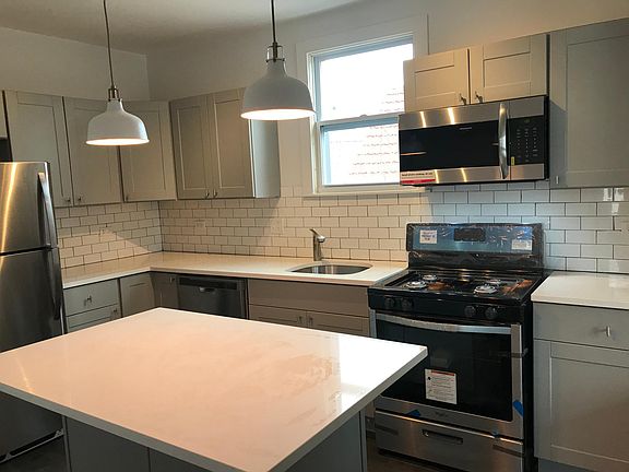 5th image of 2919 W Belmont Ave #2
