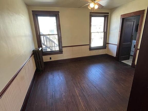 5th image of 407 Clinton St #2E