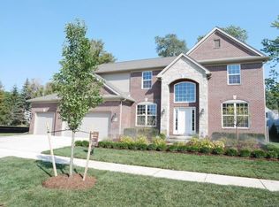 5028 Forest View Dr, Troy, MI 48085