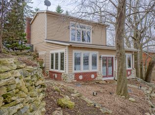 34540 Delafield Rd, Oconomowoc, WI 53066