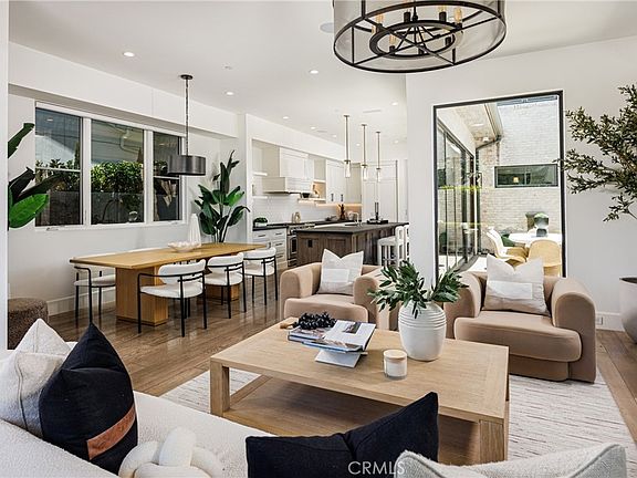 4th image of 408 Poinsettia Ave