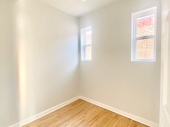 5th image of 2238 S Homan Ave #3F