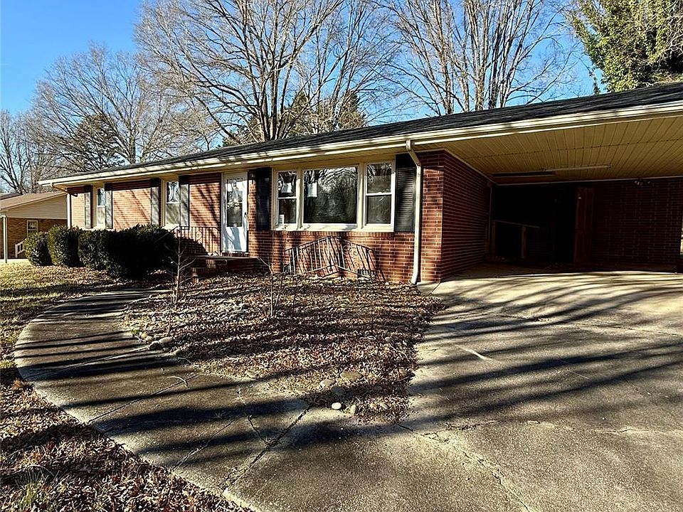 1st image of 315 Brookwood Dr