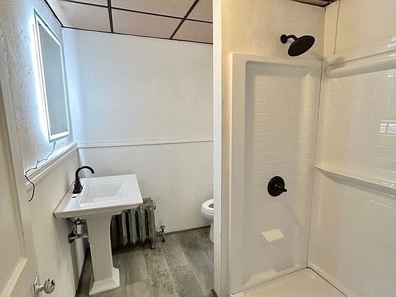 3rd image of 701 Freeport Rd APT 1