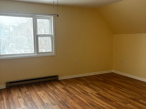 110 N 2nd Ave #2, Mechanicville, NY 12118