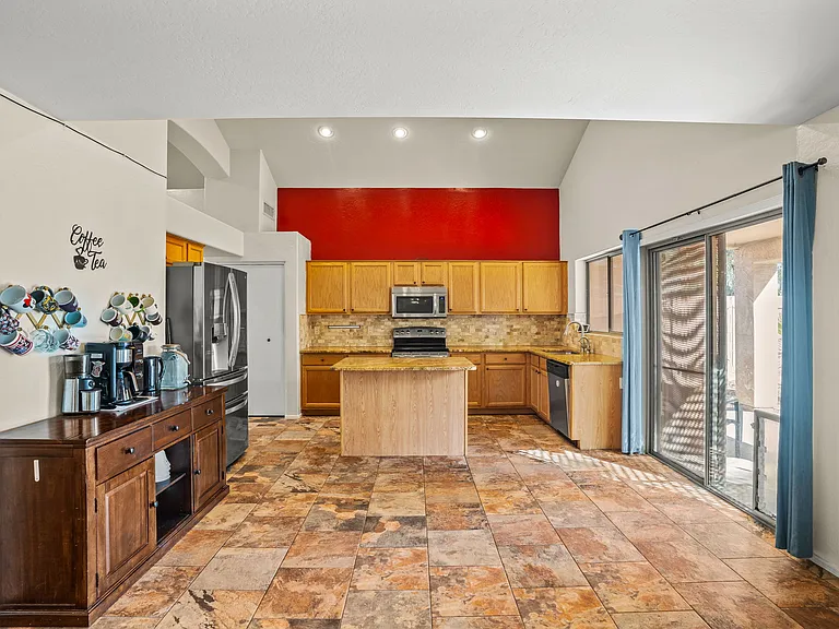 3299 E Boston St — Photo 10