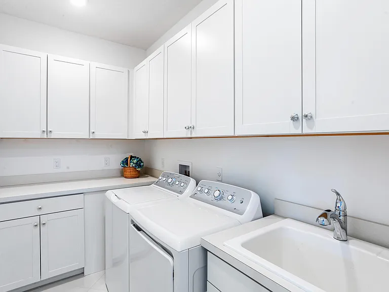 5623 Delacroix Ter — Photo 27