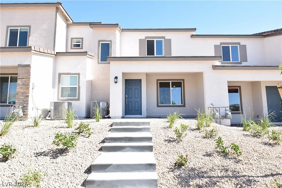 3 bed, 2.5 bath, 1188 sqft, $1,850 — Photo 1