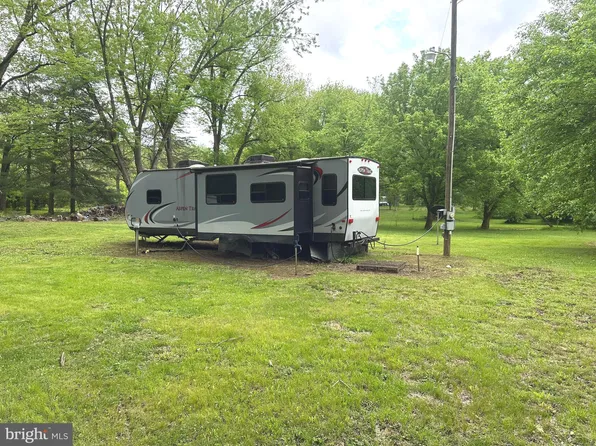 47 & 48 Magruder Ave, Falling Waters, WV 25419