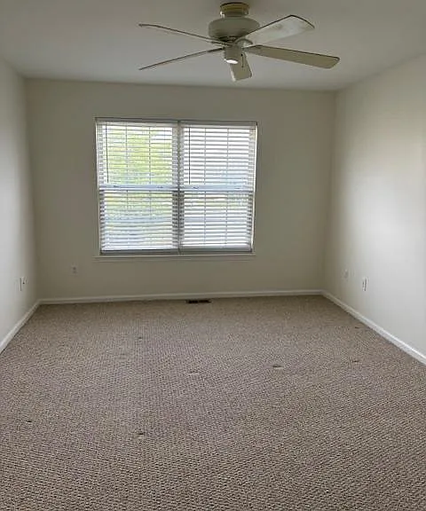 2403 Beacon Hl — Photo 8