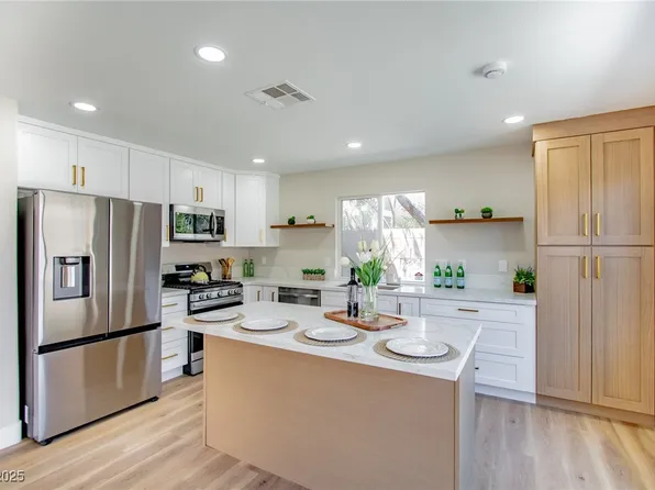 3380 Mountain Bluebird St, Las Vegas, NV 89117