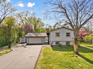 440 Queenan Ave S, Lakeland, MN 55043