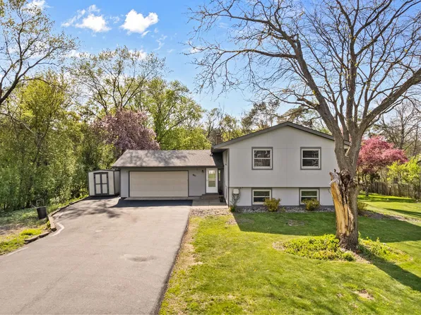 440 Queenan Ave S, Lakeland, MN 55043