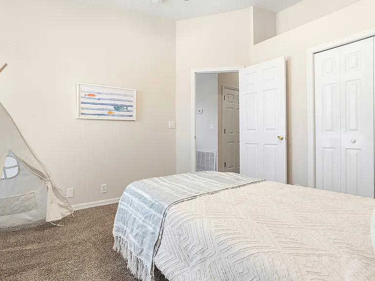 512 Spring Lake Cir — Photo 29