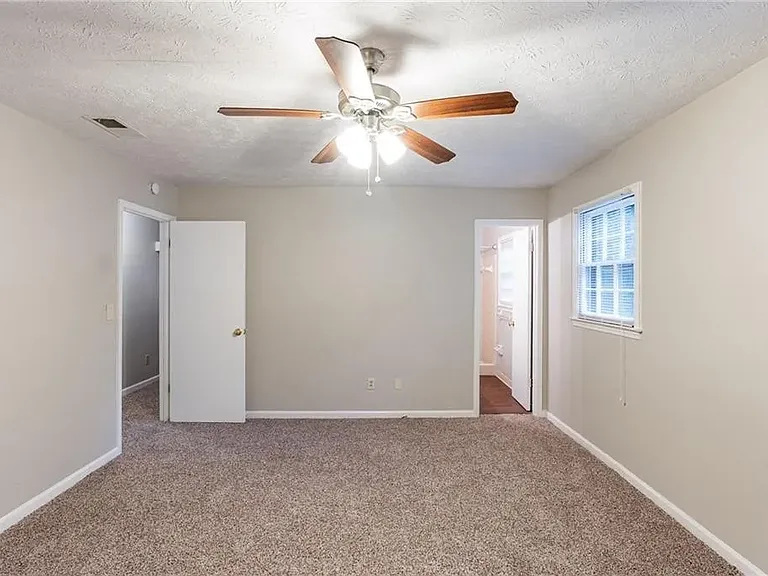 2047 Cliffton Ter — Photo 17