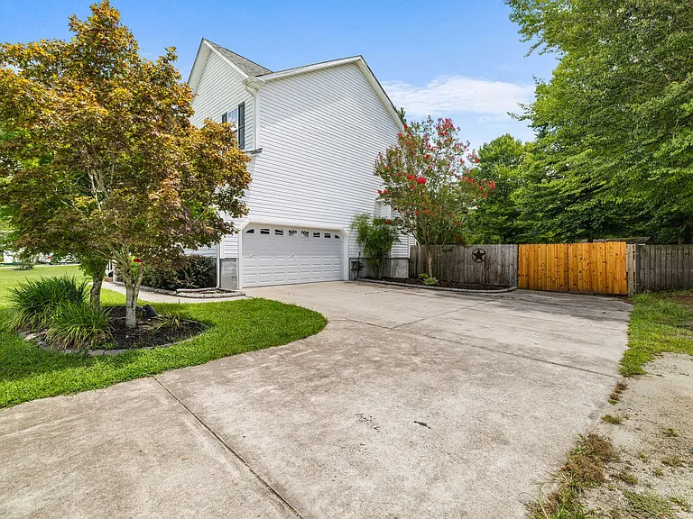 156 Old Beechtree Ln — Photo 40