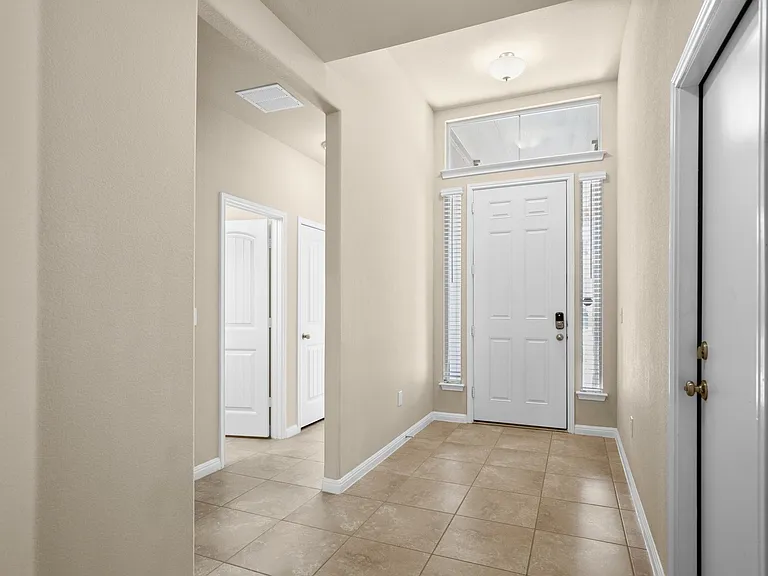 16440 Pienza Dr — Photo 3