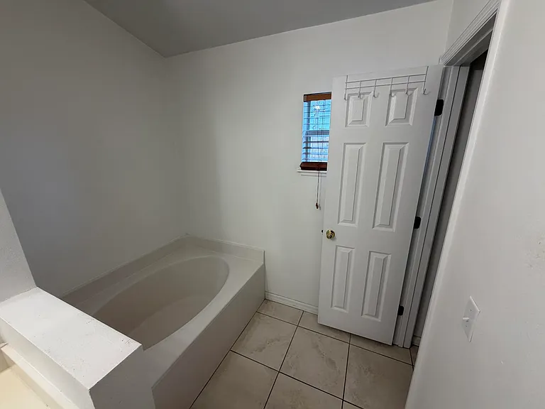 3426 NW 38th Ave #3426 — Photo 10
