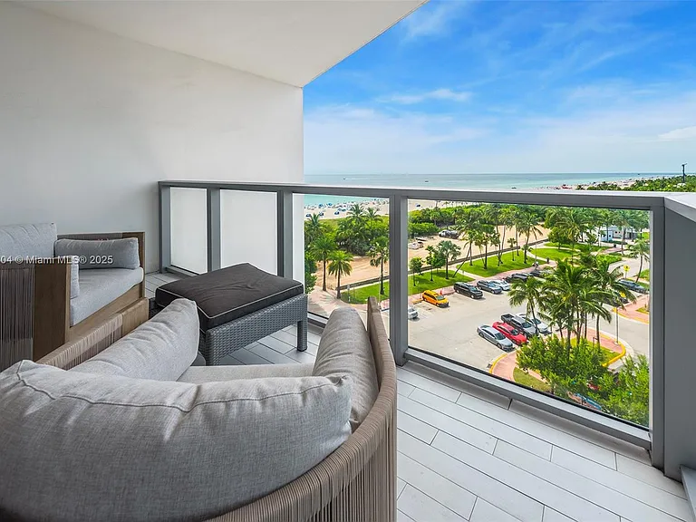 2201 Collins Ave #814 — Photo 19