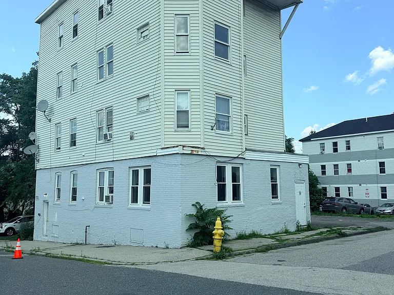 33 Coral St — Photo 1