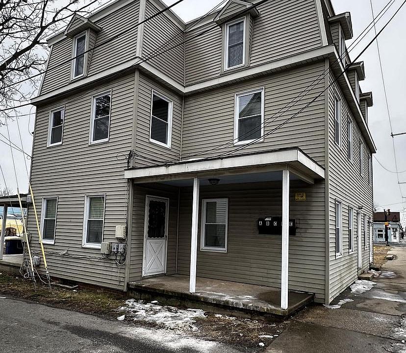 1st image of 118 W Division St