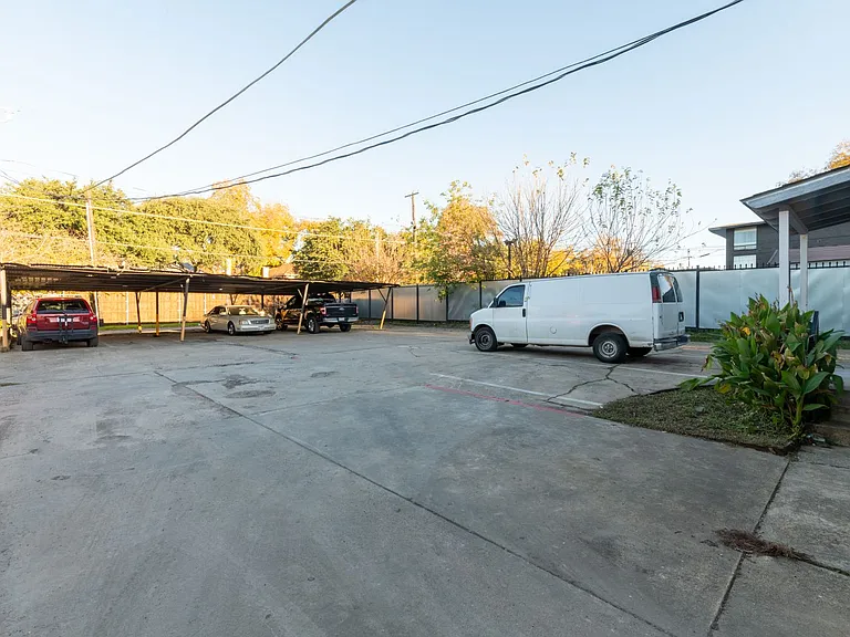 5921 Gaston Ave — Photo 20