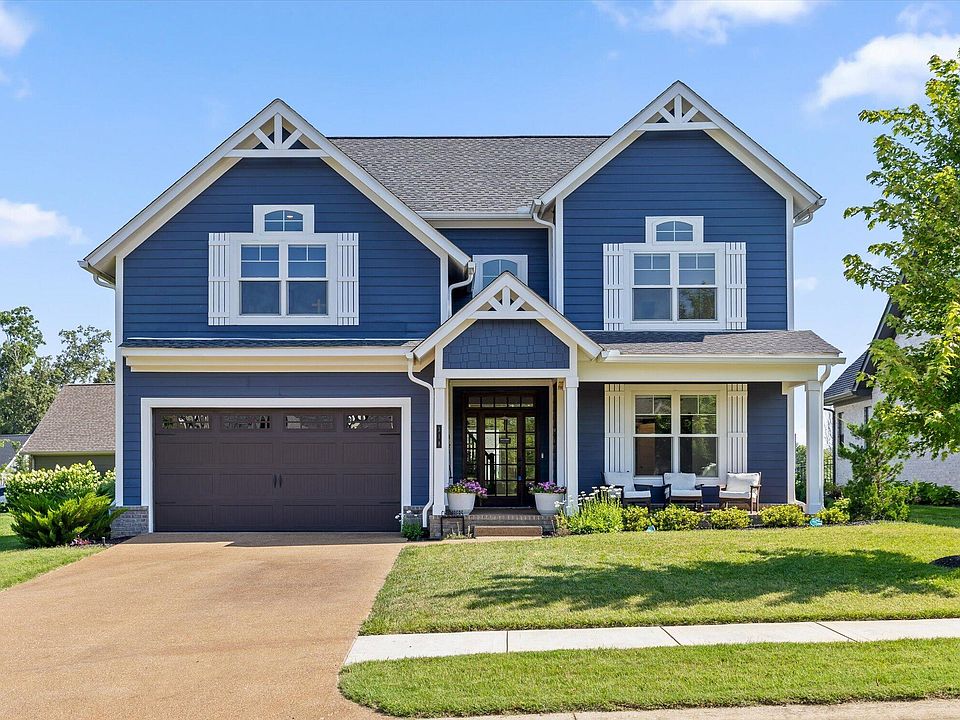 1st image of 318 Buckhorn Way