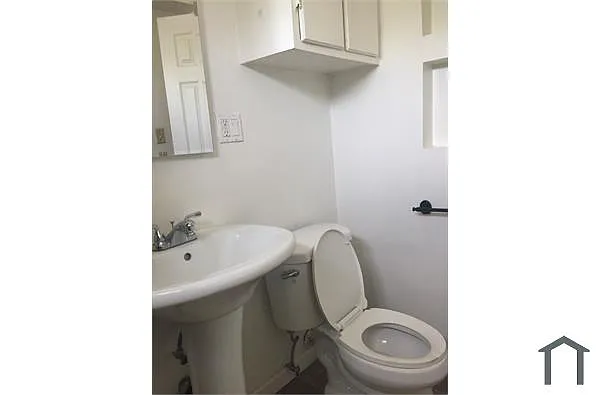 Building Photo - 150 E 57th St #3