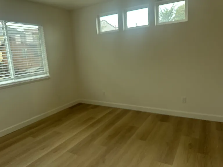 526 Larkin St — Photo 5