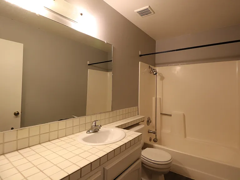 432 N Center Ct — Photo 12