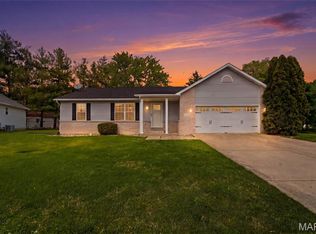 1432 Manchester Dr, Shiloh, IL 62269