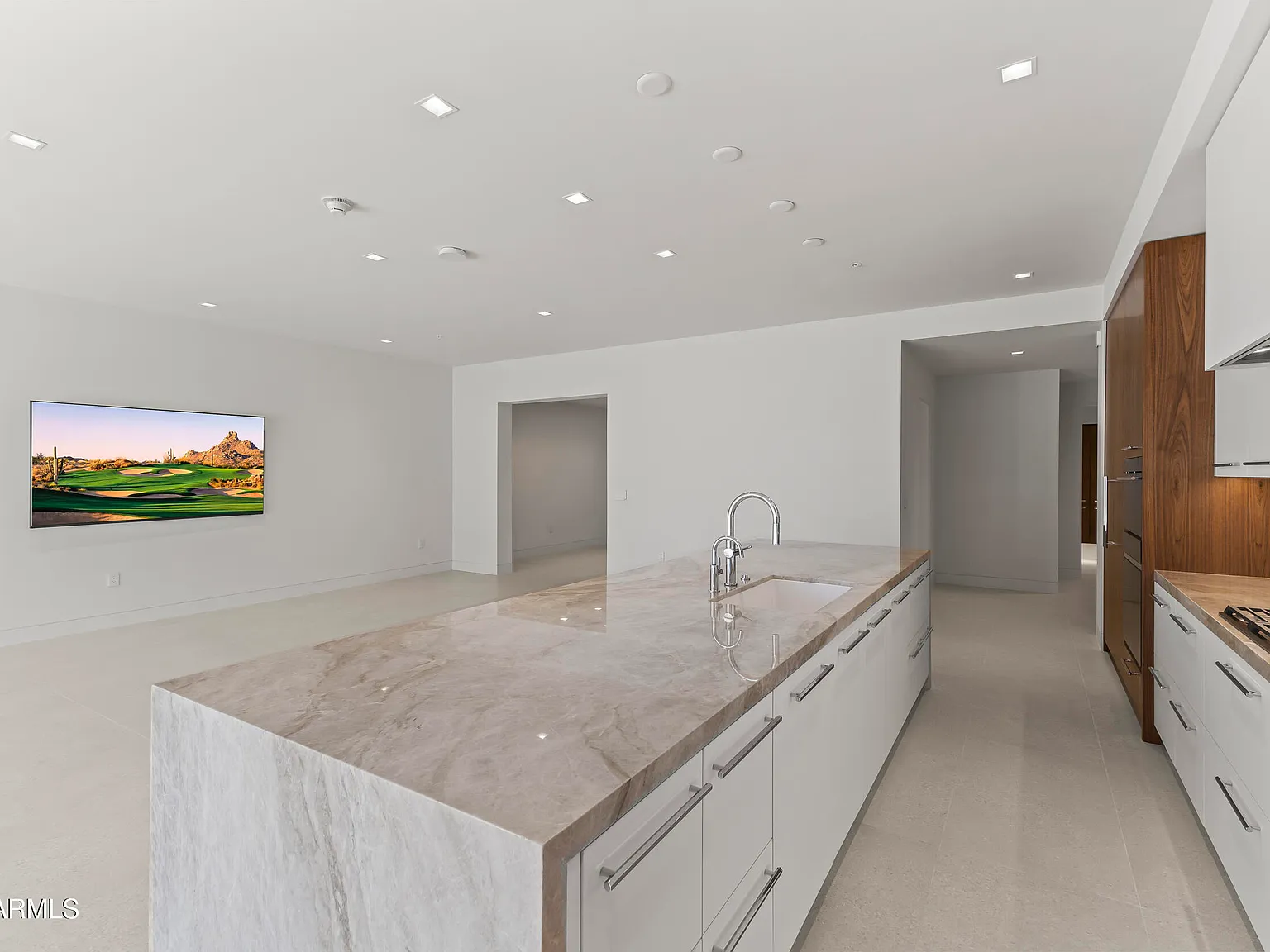 3 bed, 3.5 bath, 3202 sqft, $20,000 — Photo 2