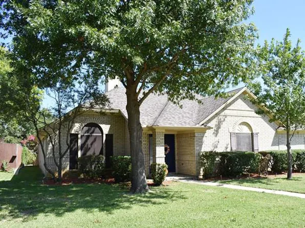 1565 Glenmore Dr, Lewisville, TX 75077