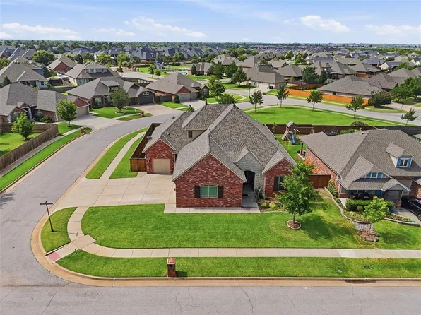 13608 Cobblestone Curve Rd, Oklahoma City, OK 73142