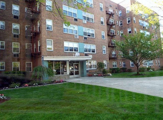 1st image of 76 Dehaven Dr APT 3C