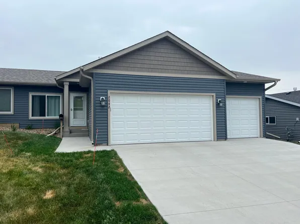 2042 20th St, Zumbrota, MN 55992