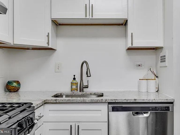 2030 N Adams St #303 — Photo 15