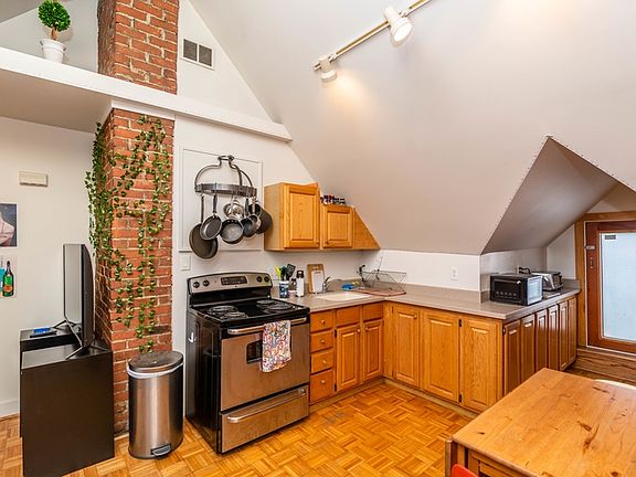 3rd image of 212 E William St APT 3