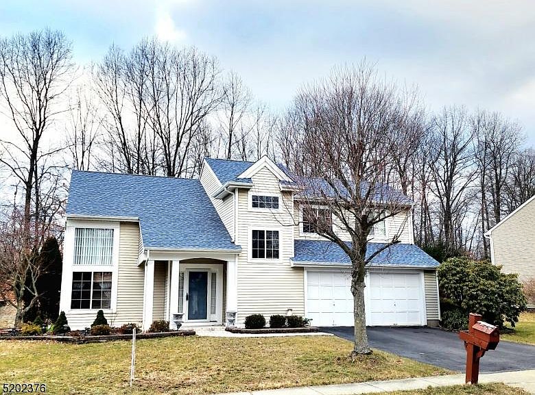 1st image of 66 Connelly Ave