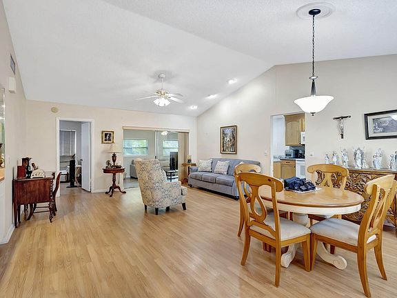 4th image of 178 Ramblewood Circle