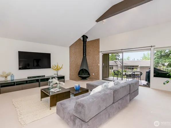 6367 Sand Point Way NE, Seattle, WA 98115