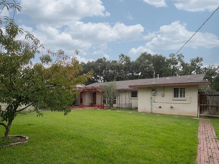 5215 Cheena Dr — Photo 30