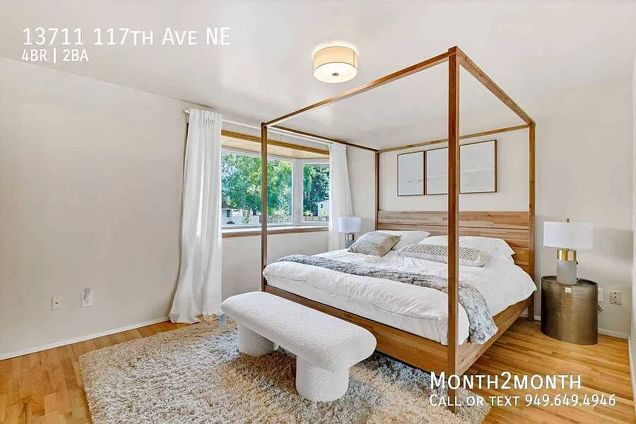 Contemporary Living on 117th Avenue — Photo 4
