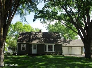 1 Meadow Ln, Morris, MN 56267