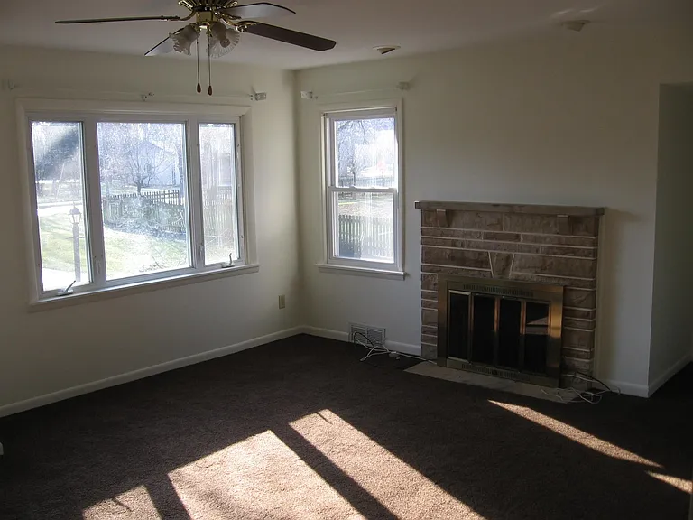 2325 Broadhaven Ave NW — Photo 5