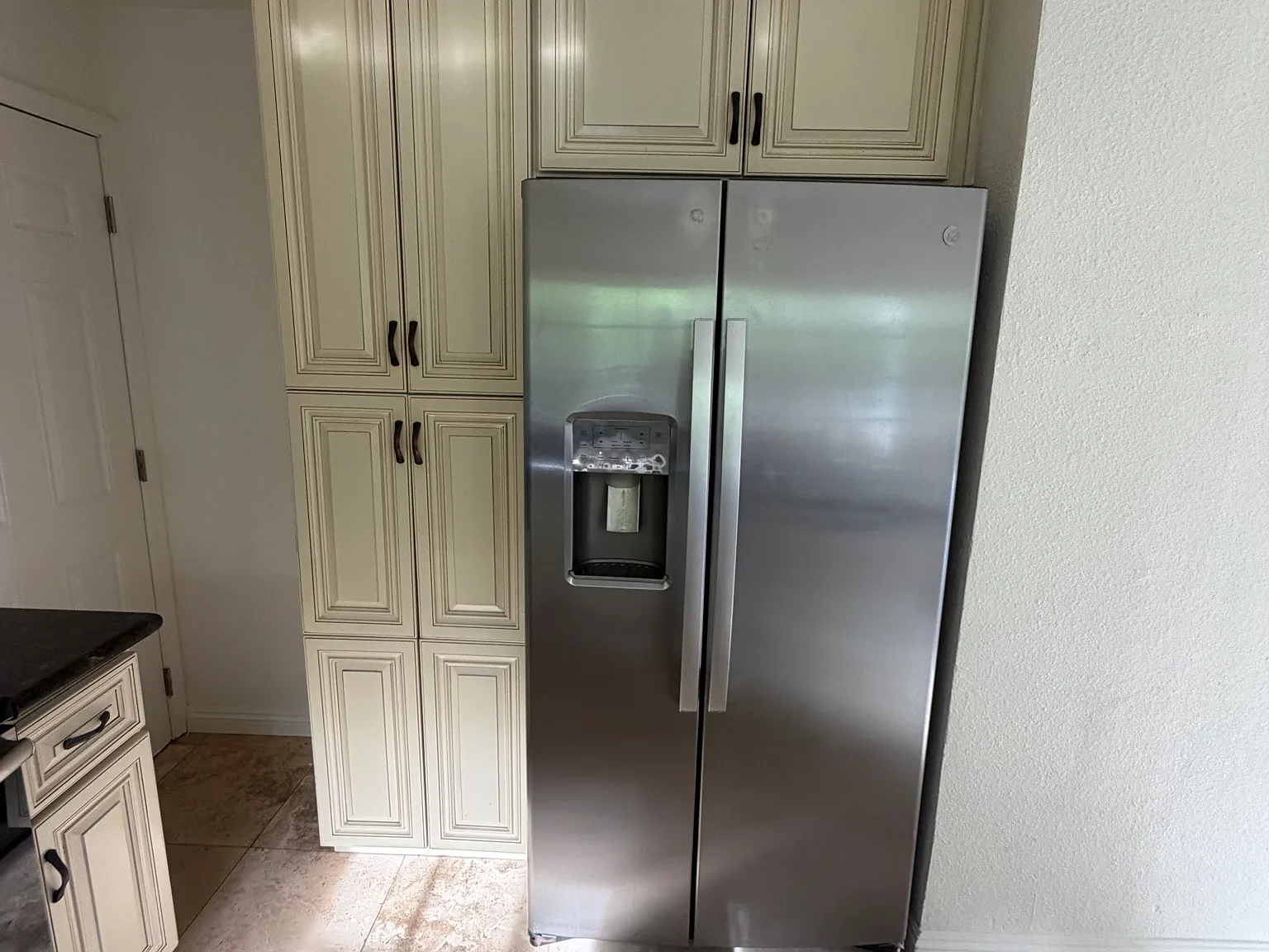3 bed, 1150 sqft, $2,900 — Photo 3