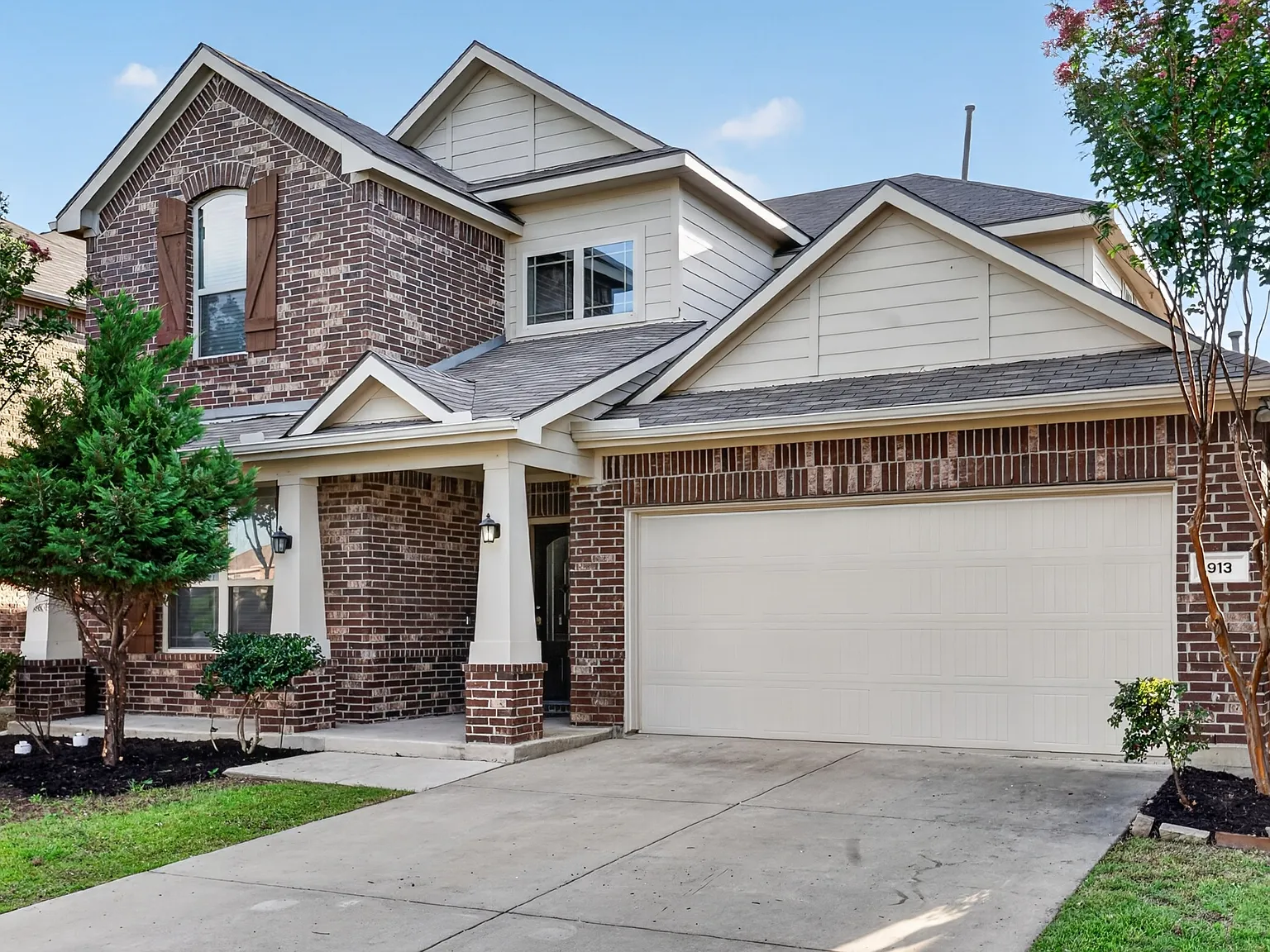 4 bed, 3141 sqft, $2,999 — Photo 1